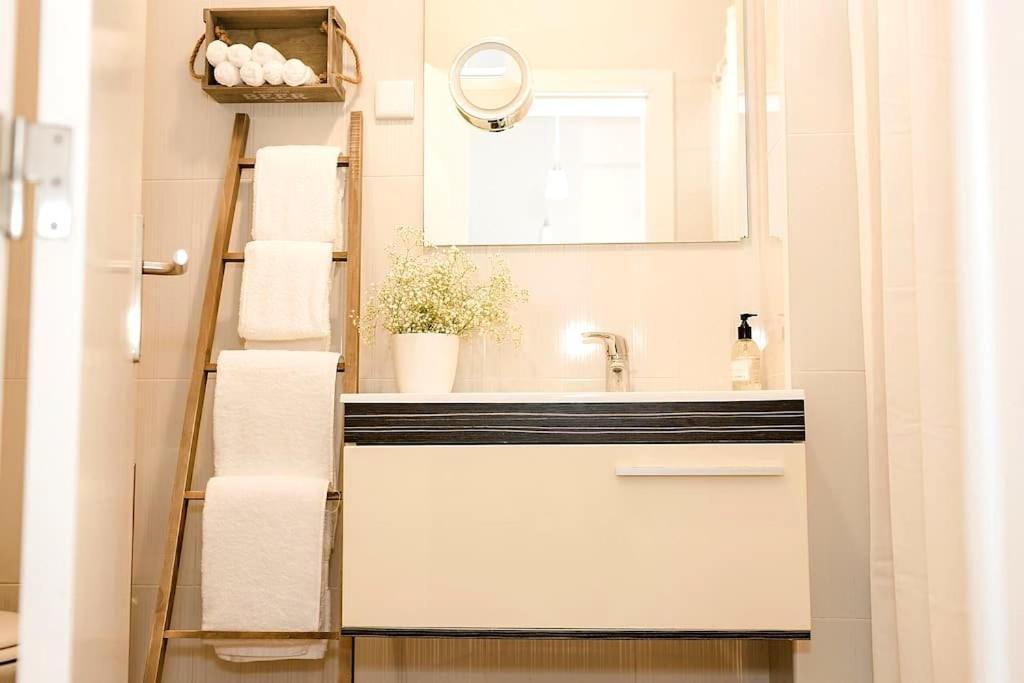 Sapadores - 2 Bedrooms Apartment Lisbon Boho Chic Dış mekan fotoğraf